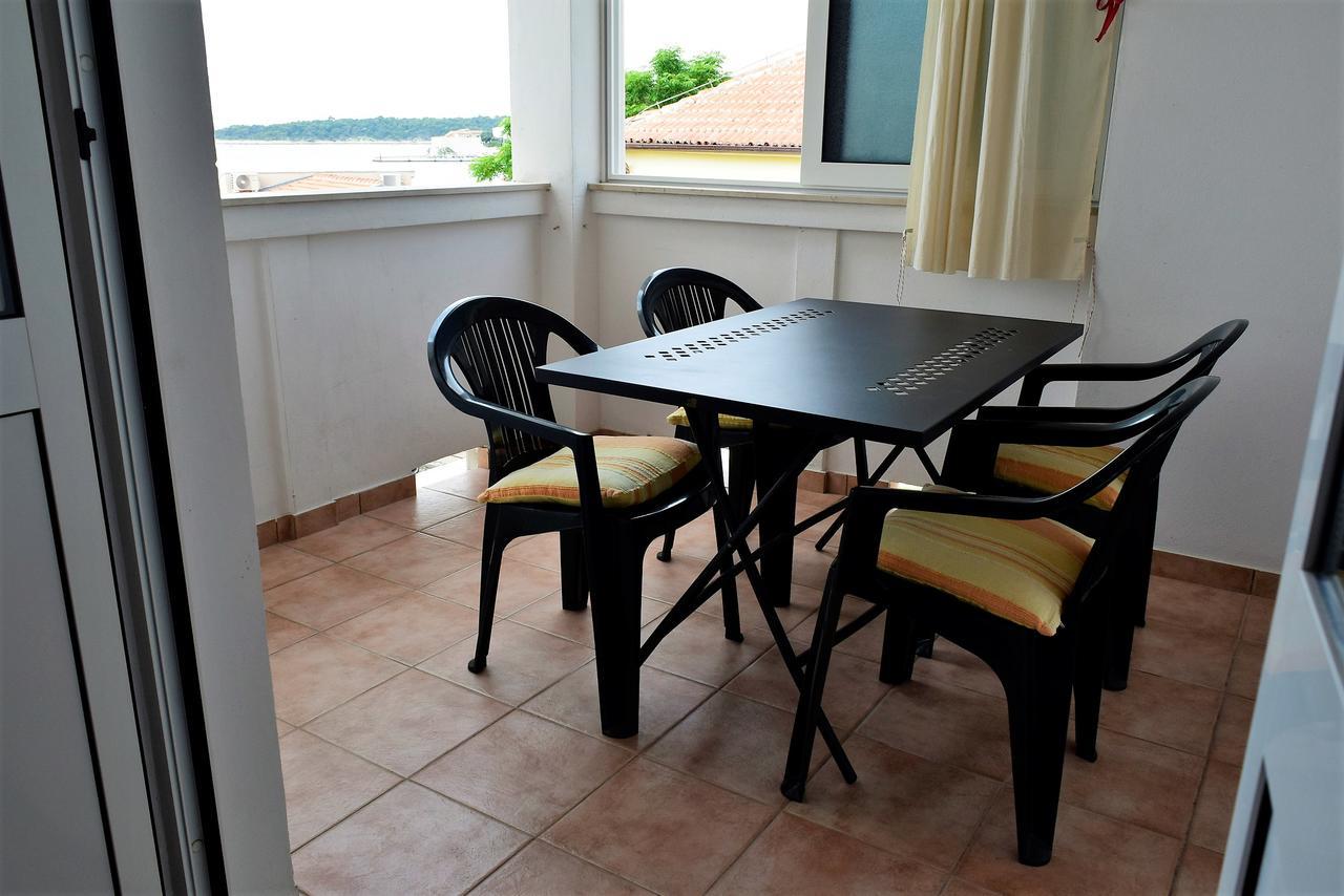 Sunnyy Beacch Apartments Banjol 外观 照片